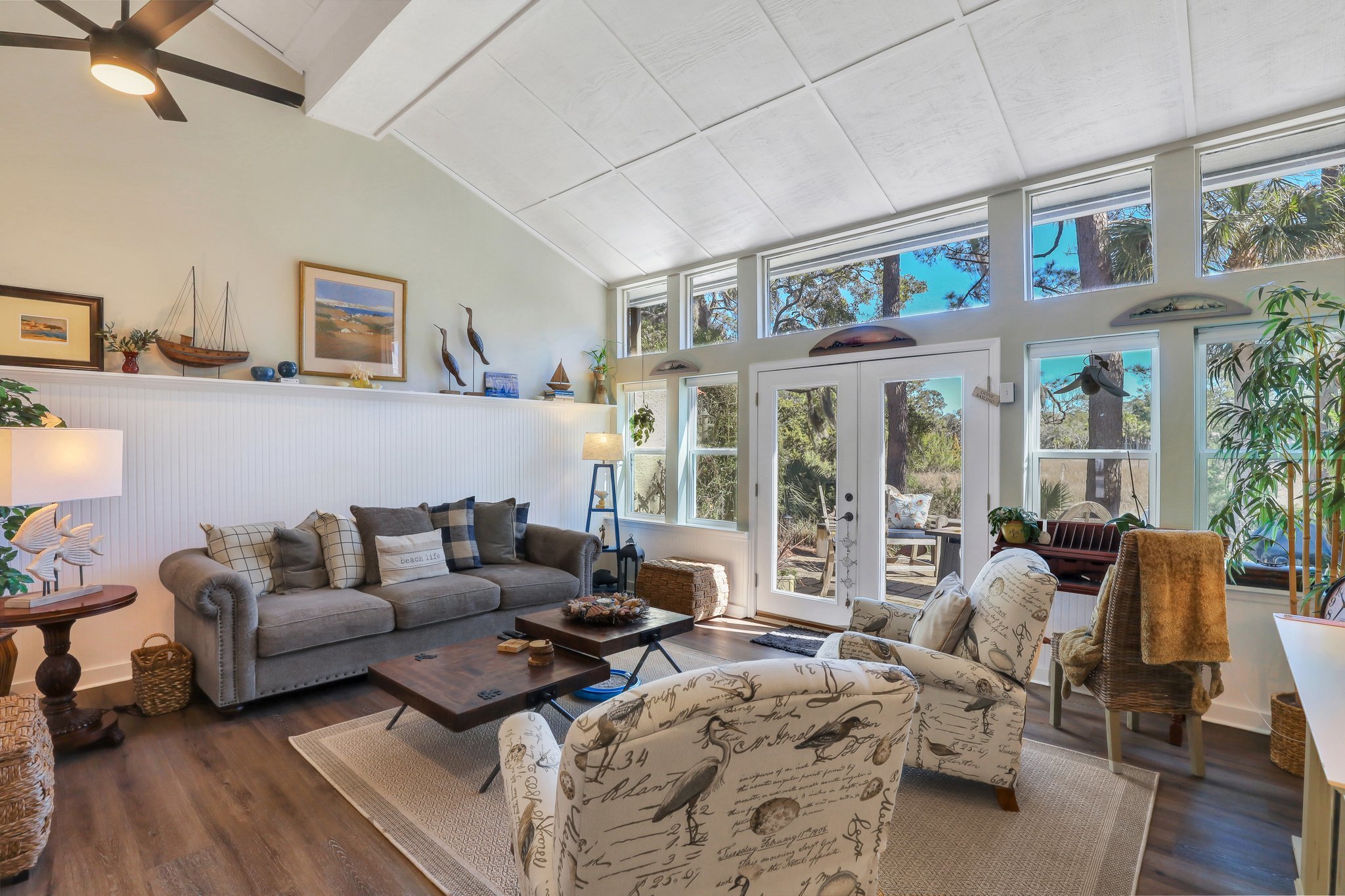 Luxury home at 10 Devils Elbow Lane, Moss Creek – golf, waterfront access, and resort-style amenities.